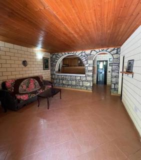 Villa Adi - - 0
