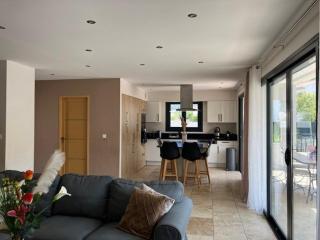Villa d'exception avec piscine privée – La Crau – 8 pers. - FR-1-826-19 - Hyères - 1