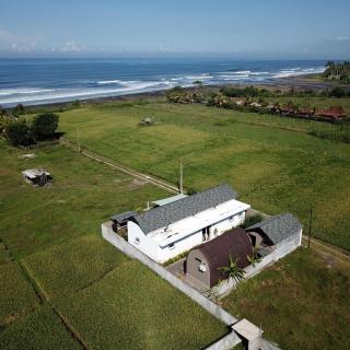 Pebble Beach Bungalow in Medewi Yeh Sumbul, Bali - Airsatang - 1