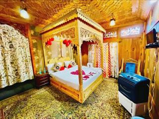 Dilnaaz group of houseboats - Srinagar - 9