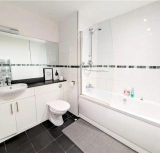 SHM Stays Birmingham City Centre 2 min walk to Birmingham New Street Train Station and High Street 2min walk to O2 Academy Arena Bars and Restaurants Free Parking - Birmingham - 5