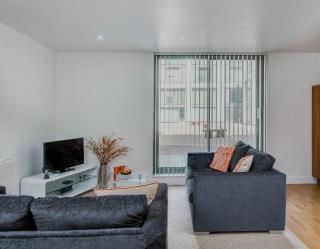 SHM Stays Birmingham City Centre 2 min walk to Birmingham New Street Train Station and High Street 2min walk to O2 Academy Arena Bars and Restaurants Free Parking - Birmingham - 2