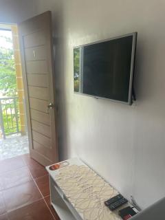 Reef Waters Resort - - 4