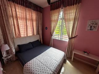 The Deck Homestay & Event House - 6