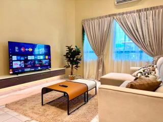Warm & Cozy Home - 5