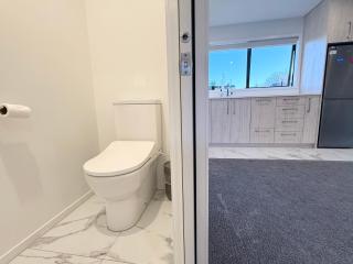 2 bedroom Townhouse in Merivale with free Carpark - Christchurch - 8