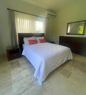 Spacious Beachside Apartment 4BR Pool & Garden View - 3