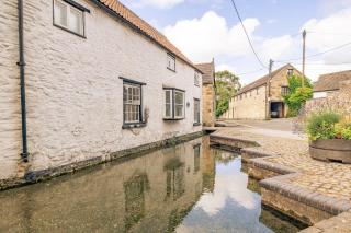 Charming Cotswolds Retreat in the Heart of Dursley - Dursley - 0