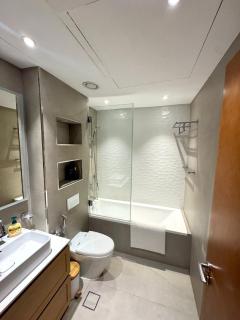 Beautiful 3 Bedroom Apartment in The Greens - 3