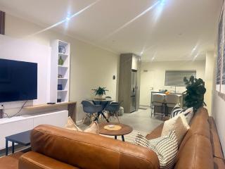 Sandton 2-Bed at Middle - Johannesburg - 0