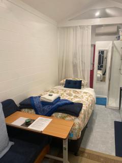 Studio 59 Newport sleeps1 - Newport - 5