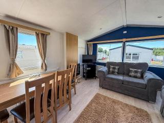 Cosy Caravan With Free Unlimited Wi-Fi At Valley Farm Park In Essex Ref 46318Bv - Great Clacton - 2