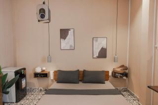 Wabi Sabi - Saigon Hideout Ben Thanh D1- Studio, FREE Netflix & Bathtub for 3 - 7