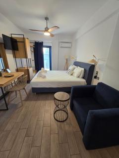 Christina Studios & Apartments - 7