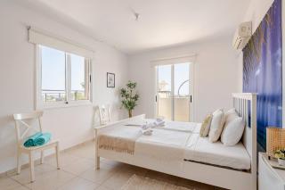 Majestic Sea View Apartment - 4