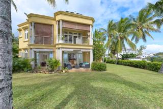 Ilot Bleu, beachfront flat, centre of Grand Baie - 4