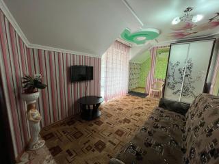 Затишні Апартаменти біля Софіївки 2й поверх - Uman - 8