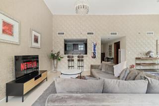 VayK - Chic 1BR with Marina View in Park Island - 2