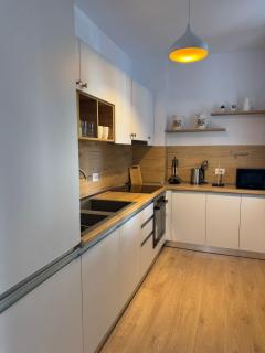 E2 Seaside Stay - Golem - 3