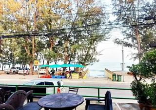 Giant Cha-Am Beach - Ban Sahakham - 6