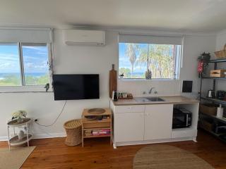 Paradise on Jones Beach Kiama - Beachfront unit with direct beach access & views - Kiama Downs - 8