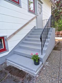 Nyrenoverad lägenhet centralt, nära till kust och natur - 7