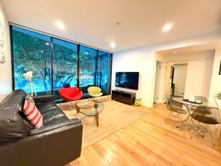 Premium 2-Bedroom Oasis near Yarra River MCEC South Wharf DFO - Melbourne - 9