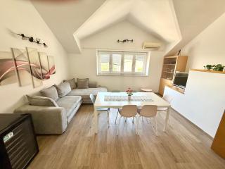 Sea Breeze Apartment Bol - Bol - 9