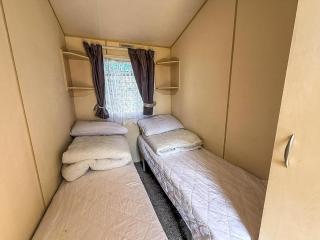 Lovely Caravan At Valley Farm Holiday Park, Sleeps 8 Ref 46127V - 3