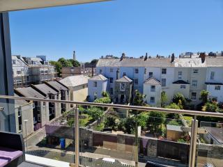 Luxury apartment close to Theatre, Barbican & Hoe 2 kings or 4 single beds secure covered parking - Plymouth - 8
