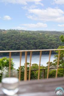 Spacious 4-Bed Home Water Views in Castle Cove - Sydney - 4