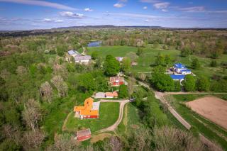 Torpa Gård, röda längan - Floby - 0