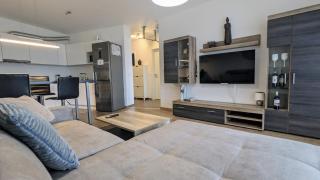 E2 Luxury OldTown Apt - 2x Parking, Foodstore, PCscreen, Netflix, Unlimited Music, Crib, BabyChair, FastWifi, Aircon - Košice - 9