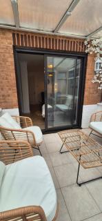 2 Bed Tamebridge and Bescot Train Station M5 M6 J9 and J7 - - 8