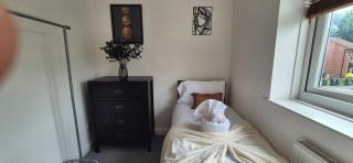 2 Bed Tamebridge and Bescot Train Station M5 M6 J9 and J7 - - 1