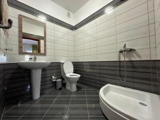 Spacious 2-Bedroom Apartment with Underground Parking - 3