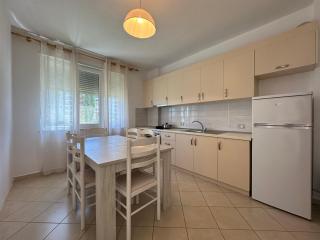 Spacious 2-Bedroom Apartment with Underground Parking - Lezhë (Alessio) - 9