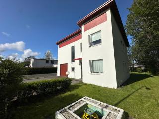 Family friendly house in Downtown Selfoss - Birta Rentals - 0