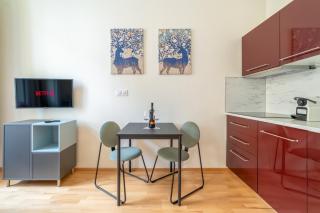 Historic City Center Deer Suite - Prag - 3