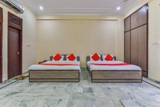 Hotel O S R - 7