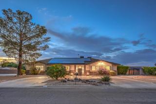Vegas Saltwater Pool, Jacuzzi, Hammocks, RV Parking - Las Vegas - 4