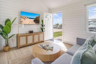 Dockside 2BR - Marina - Dining - Charter Access Unit A - 4