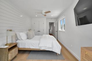 Dockside 2BR on The Marina - Free Parking Unit C - 3