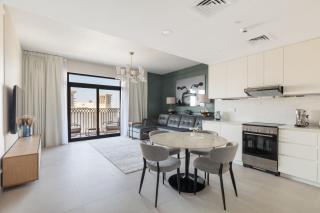 Spacious 1BD, City View, Pool & Beach access - 0