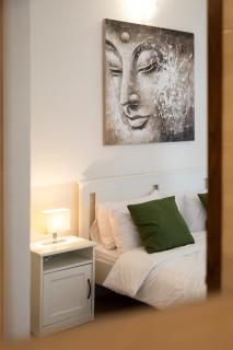 Quaint Ground Floor Apartment by the Sea - 2