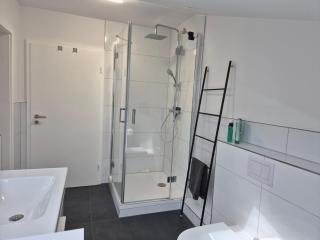 Ruhige 1-Zimmer Einliegerwohnung mit Küche und Bad in Großburgwedel - Burgwedel - 8
