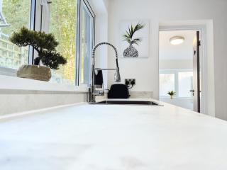 Long Stay Large 4BR close to City Centre - 3