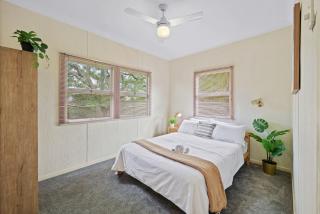 Queen Bed Shared Bath, 5BR Home In Beenleigh For 2 Bedroom1 - Beenleigh - 9
