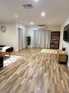 HomeVibe - Mansfield - 7