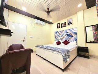 Golden Lotus Inn - - 0